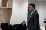 王世龙更衣室狂怒：都不防守 别TM想多了 没有防守我们狗屁不是